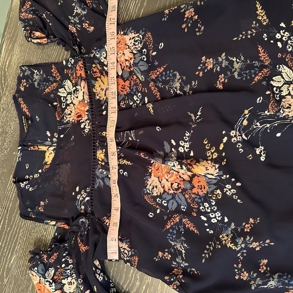 LUCKY brand sheer floral cold shoulder top size small - Picture 11 of 13